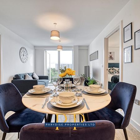 The Middlewood Plaza Suite - By Parydise Properties - Business Or Leisure Stays, Central Location, Sleeps 4, Salford Manchester Esterno foto