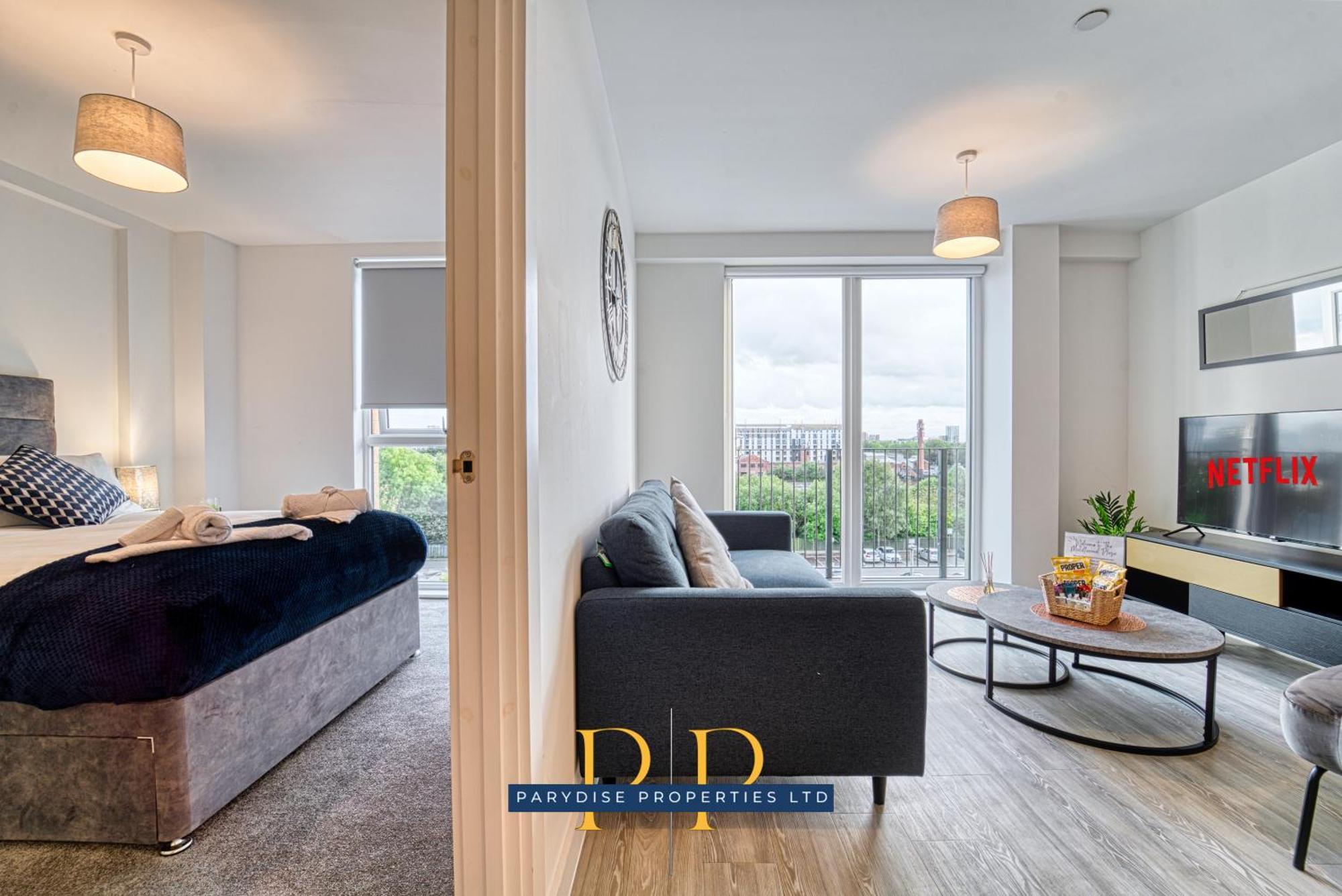 The Middlewood Plaza Suite - By Parydise Properties - Business Or Leisure Stays, Central Location, Sleeps 4, Salford Manchester Esterno foto