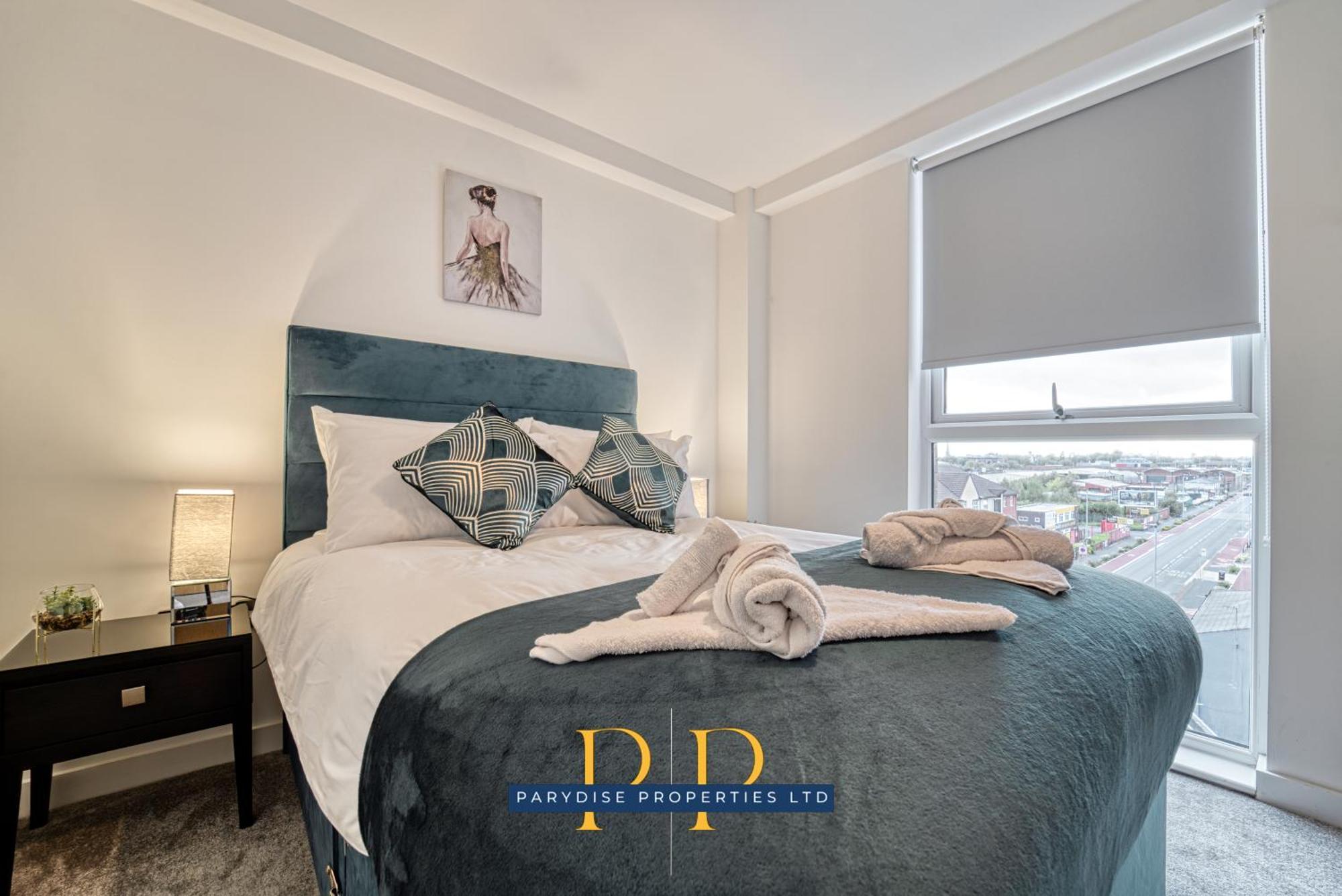 The Middlewood Plaza Suite - By Parydise Properties - Business Or Leisure Stays, Central Location, Sleeps 4, Salford Manchester Esterno foto