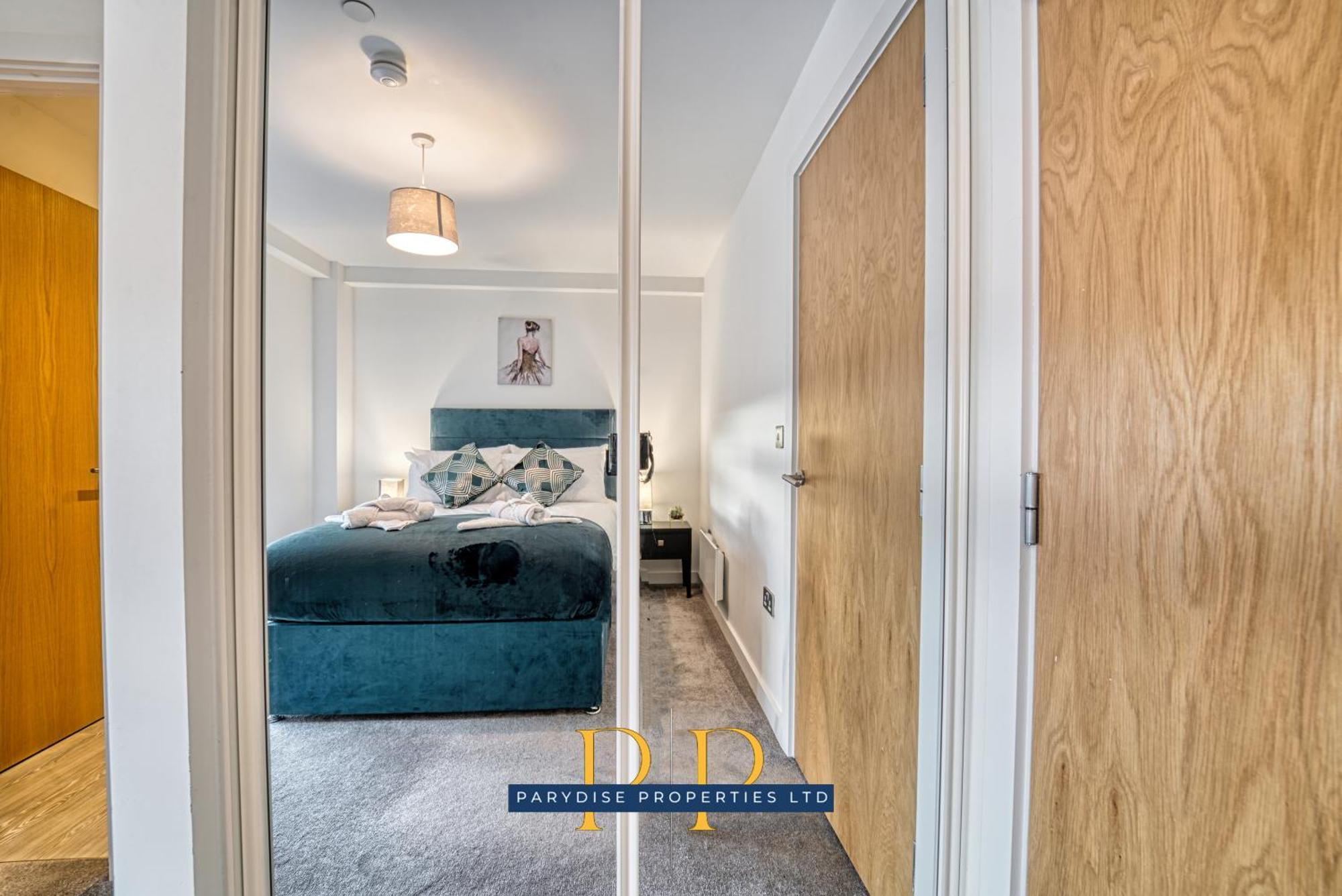 The Middlewood Plaza Suite - By Parydise Properties - Business Or Leisure Stays, Central Location, Sleeps 4, Salford Manchester Esterno foto