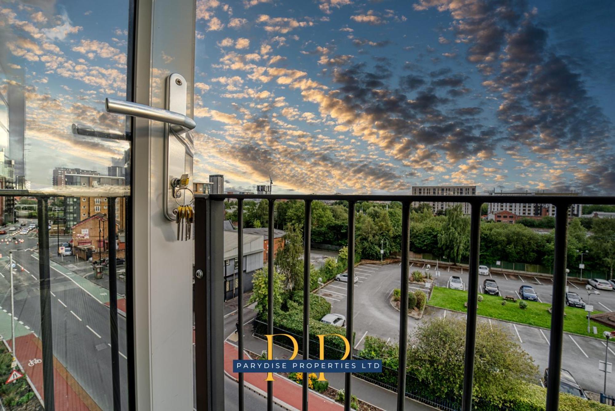 The Middlewood Plaza Suite - By Parydise Properties - Business Or Leisure Stays, Central Location, Sleeps 4, Salford Manchester Esterno foto