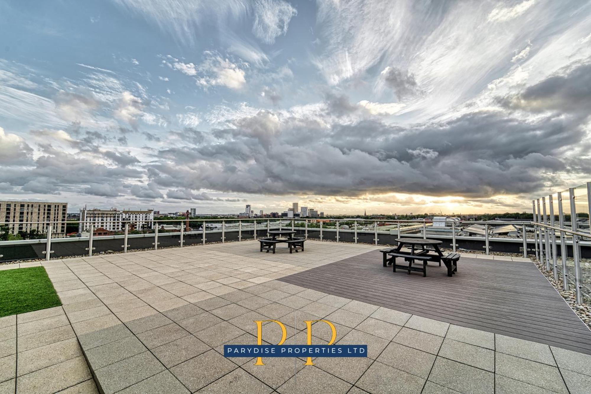 The Middlewood Plaza Suite - By Parydise Properties - Business Or Leisure Stays, Central Location, Sleeps 4, Salford Manchester Esterno foto